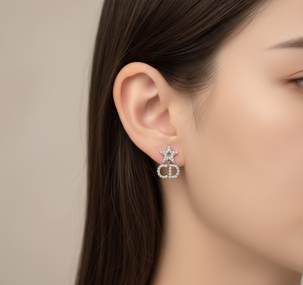 CD GLITTERY EARRINGS ✨🪩